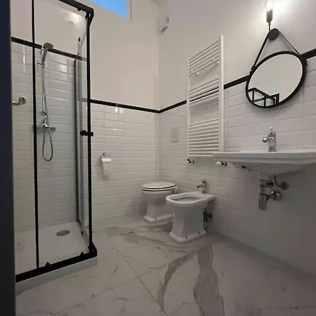 Notti Barocche 8 Posti Letto Con Posto Auto Διαμέρισμα Λέτσε